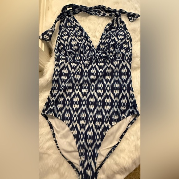 Old Navy Deep V Neck Women’s One Piece Bathing Suit - Picture 1 of 5